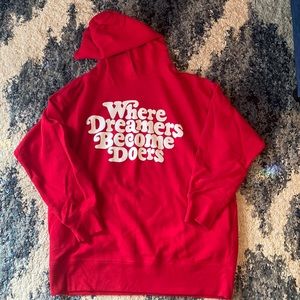 Oversize Graphic Sweatshirt “where dreamers become doers”